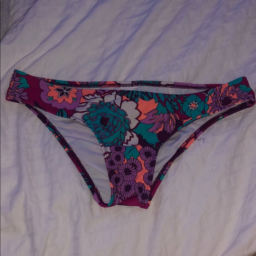 Floral ROXY bikini bottoms